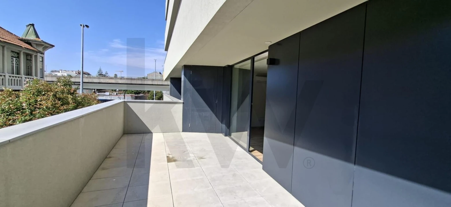Apartamento T2 para Arrendamento em Paranhos Foto 5