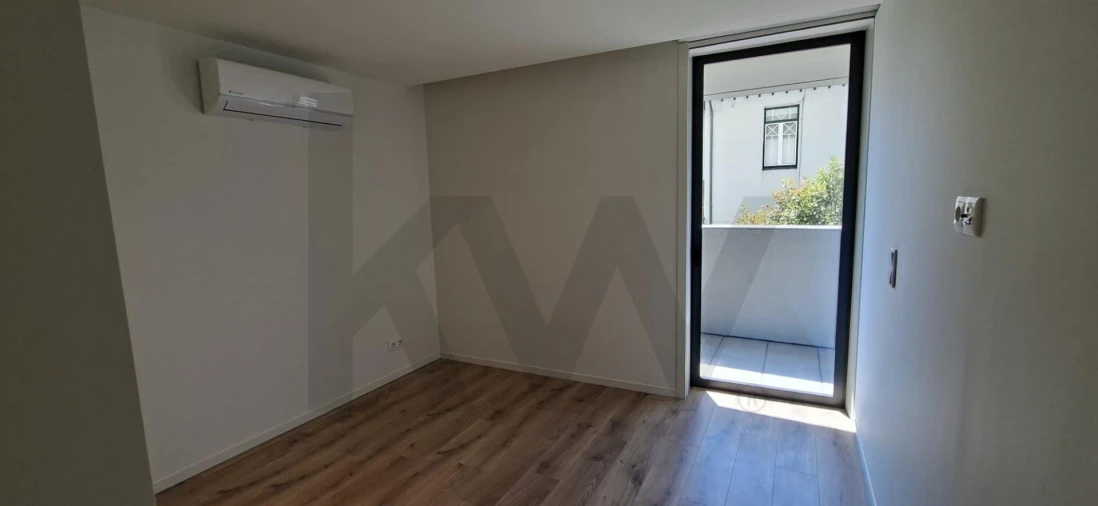Apartamento T2 para Arrendamento em Paranhos Foto 12