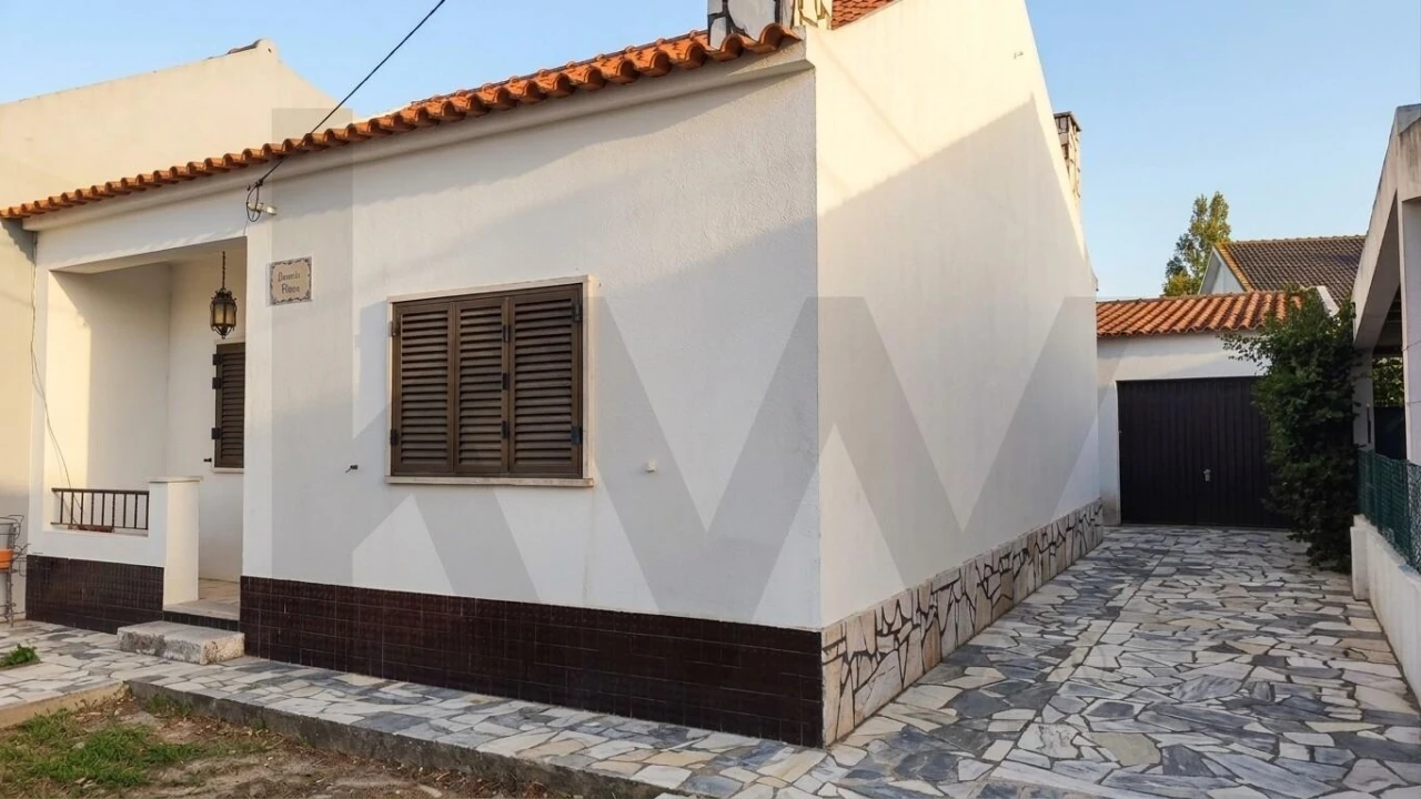 Moradia T2 para Venda em Azeitão (São Lourenço e São Simão) Foto 1