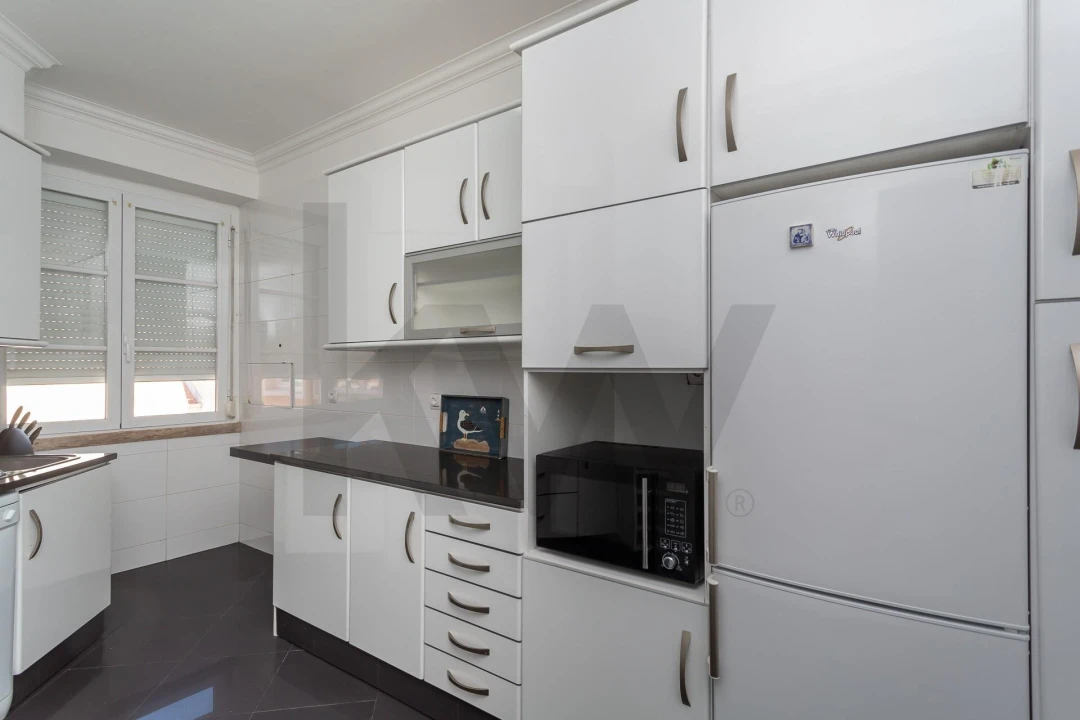 Apartamento T3 para Venda em Areeiro Foto 3
