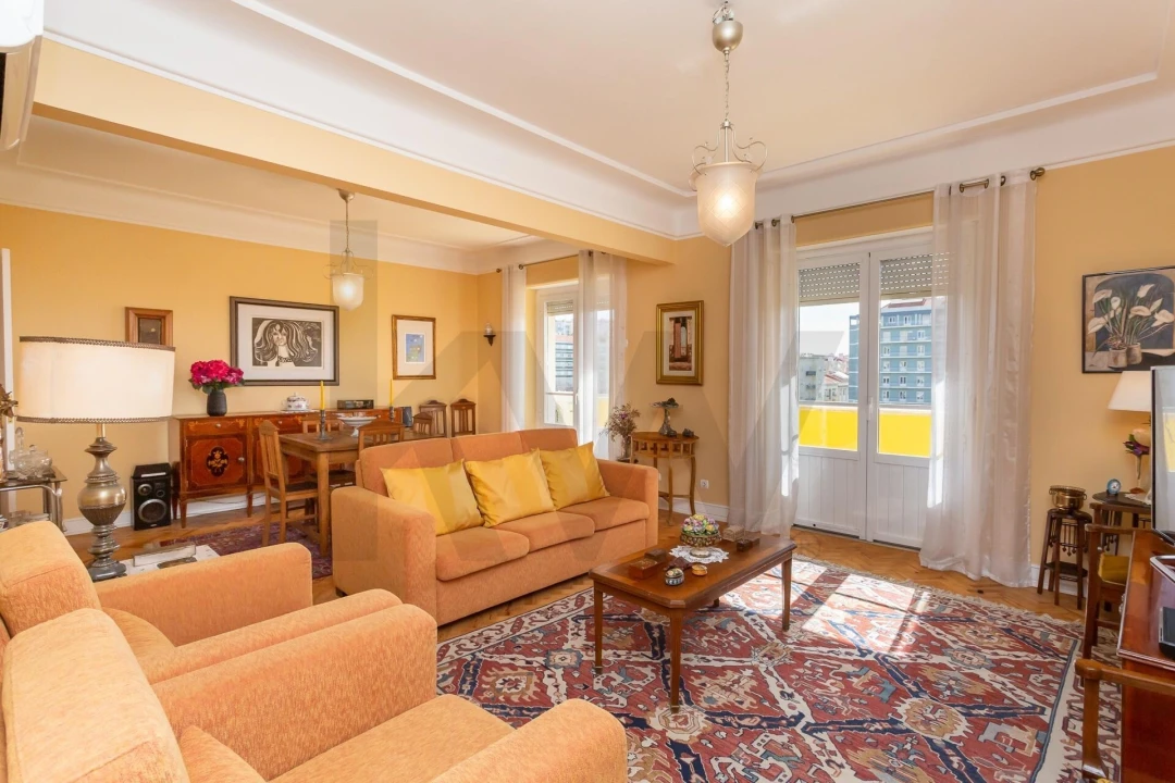 Apartamento T3 para Venda em Areeiro Foto 1