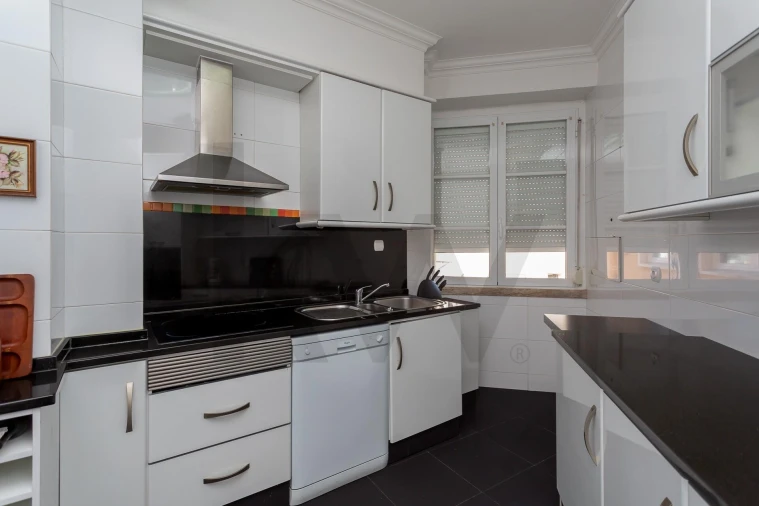 Apartamento T3 para Venda em Areeiro Foto 16