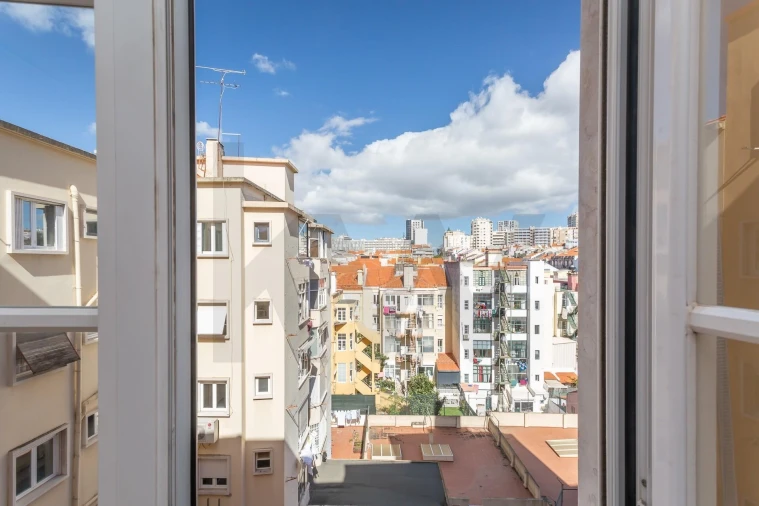 Apartamento T3 para Venda em Areeiro Foto 26