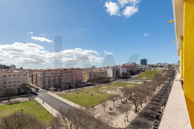 Apartamento T3 para Venda em Areeiro Foto 14