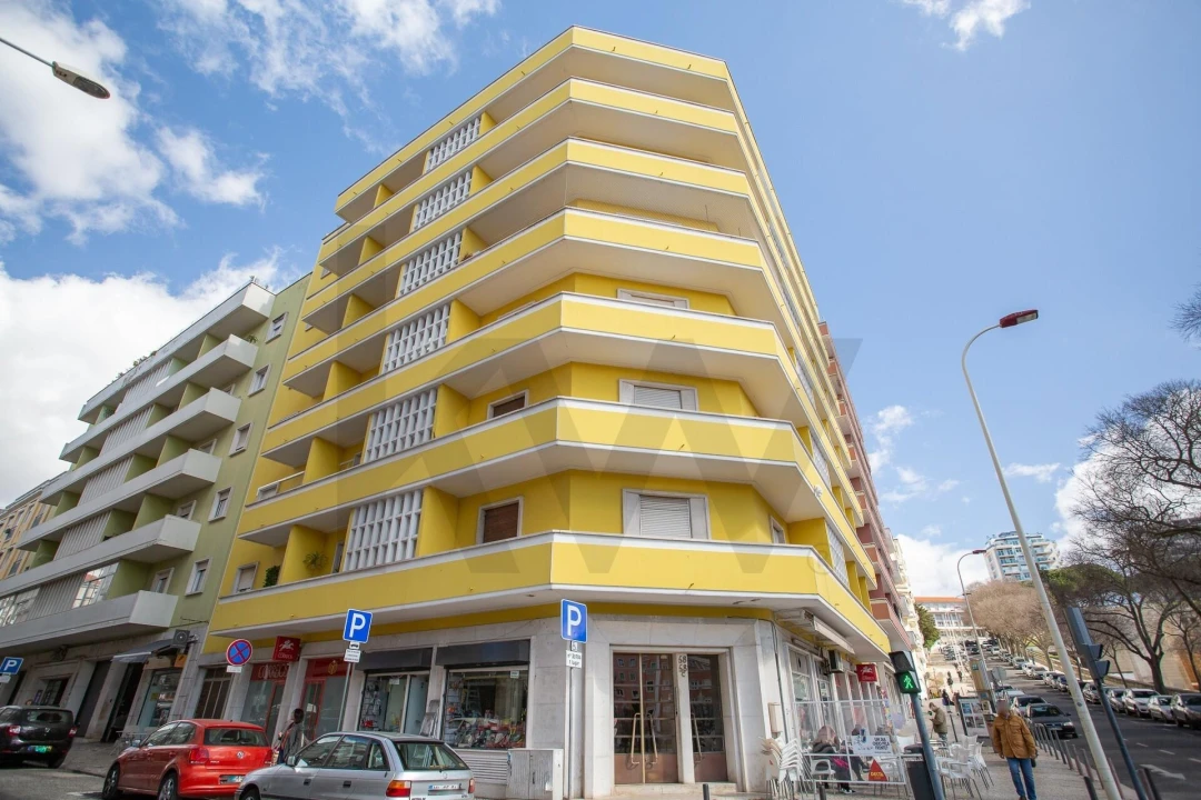 Apartamento T3 para Venda em Areeiro Foto 5