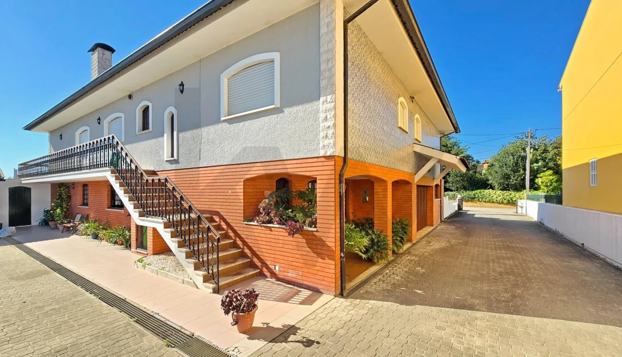 Moradia T3 para Arrendamento em Oliveirinha Foto 35