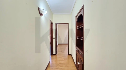 Moradia T3 para Arrendamento em Oliveirinha