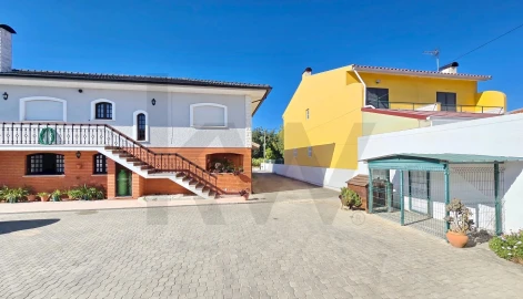 Moradia T3 para Arrendamento em Oliveirinha