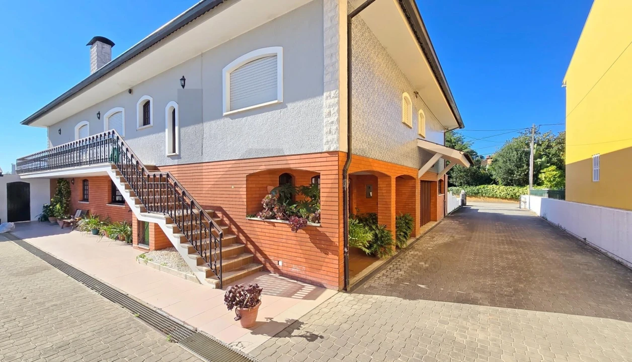 Moradia T3 para Arrendamento em Oliveirinha Foto 31
