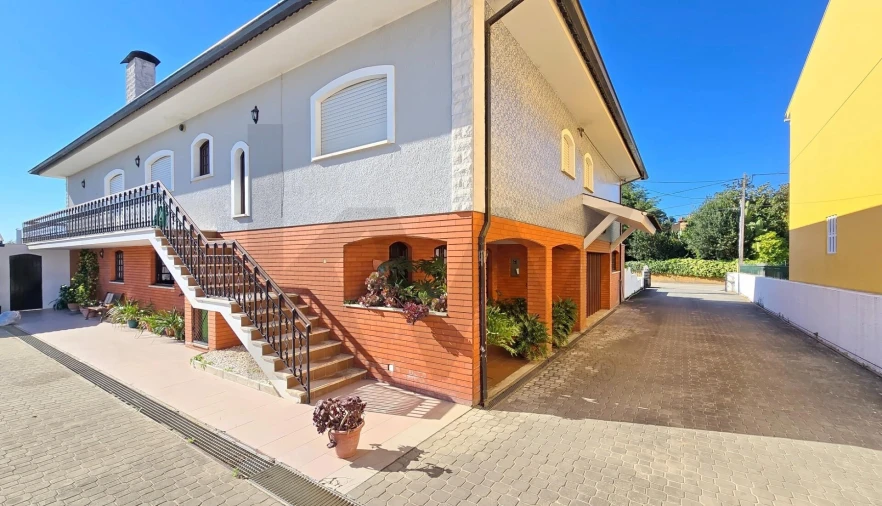 Moradia T3 para Arrendamento em Oliveirinha Foto 31
