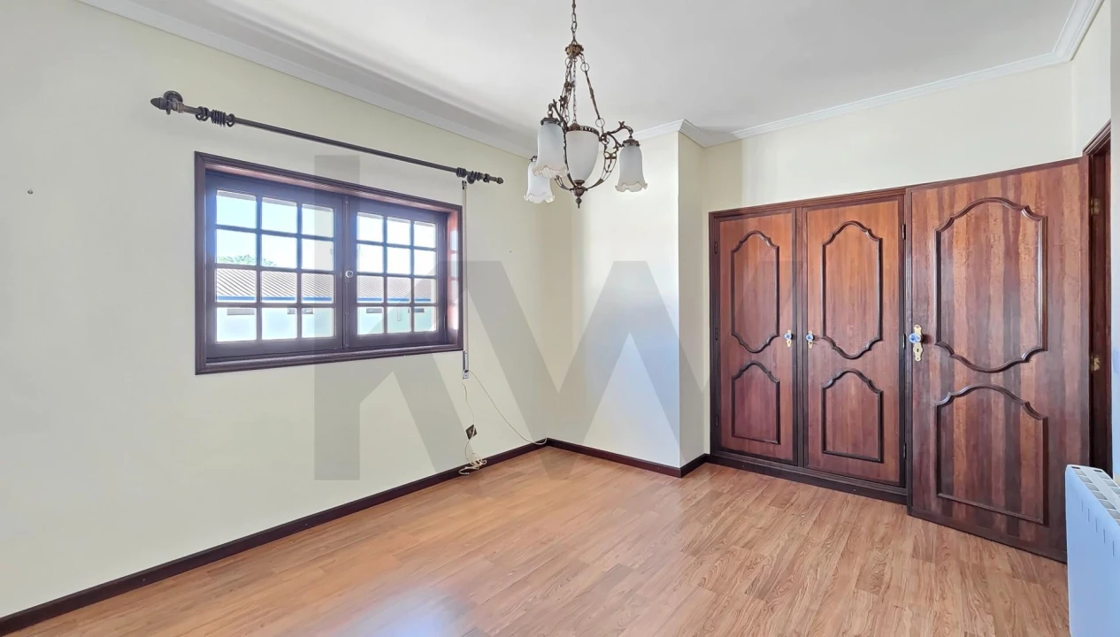 Moradia T3 para Arrendamento em Oliveirinha Foto 14