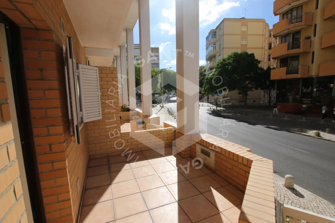 Apartamento T2 para Arrendamento em Costa da Caparica Foto 2