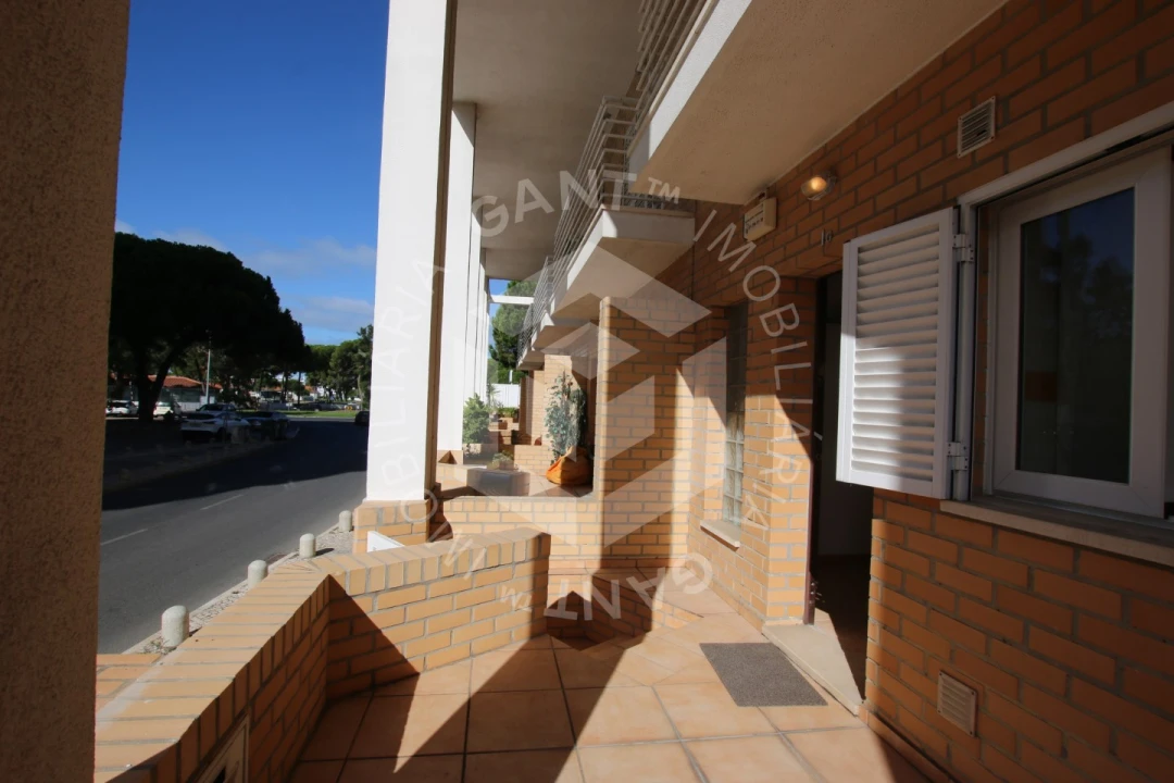 Apartamento T2 para Arrendamento em Costa da Caparica Foto 3