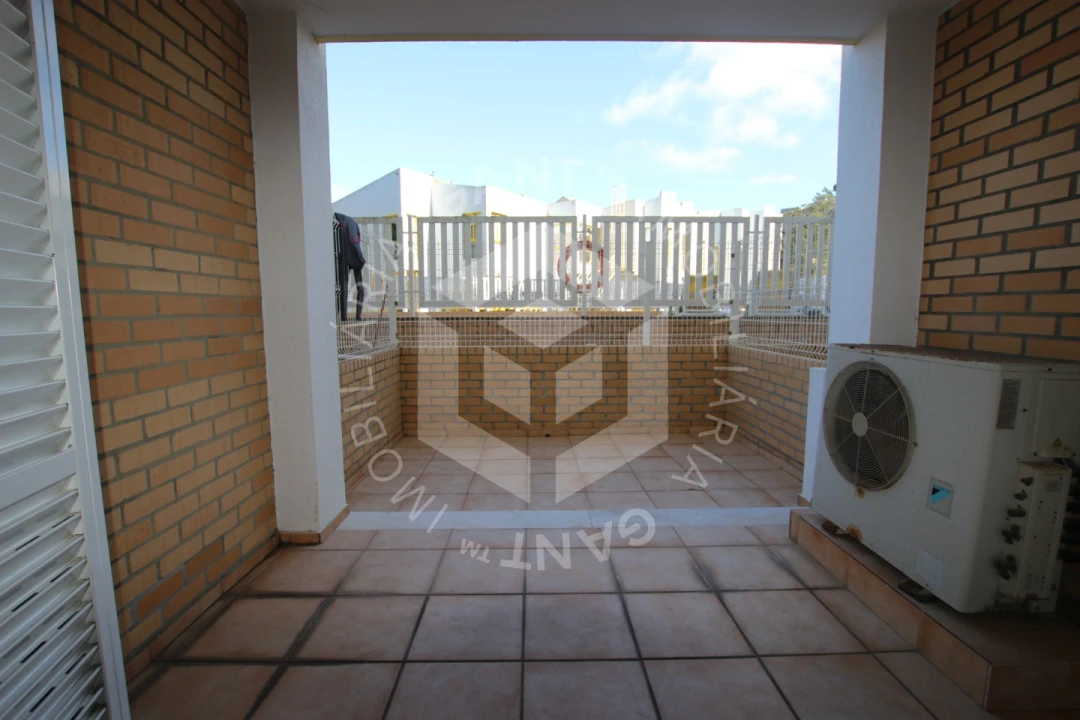 Apartamento T2 para Arrendamento em Costa da Caparica Foto 17