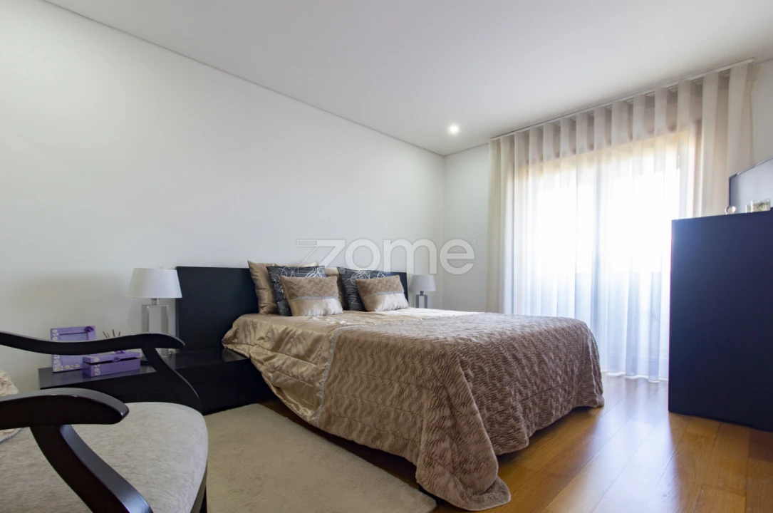 Apartamento T3 para Arrendamento em Ferreiros e Gondizalves Foto 13