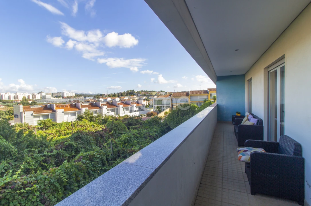Apartamento T3 para Arrendamento em Ferreiros e Gondizalves Foto 18