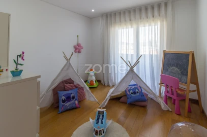 Apartamento T3 para Arrendamento em Ferreiros e Gondizalves