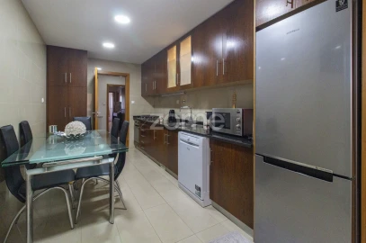 Apartamento T3 para Arrendamento em Ferreiros e Gondizalves
