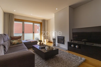 Apartamento T3 para Arrendamento em Ferreiros e Gondizalves