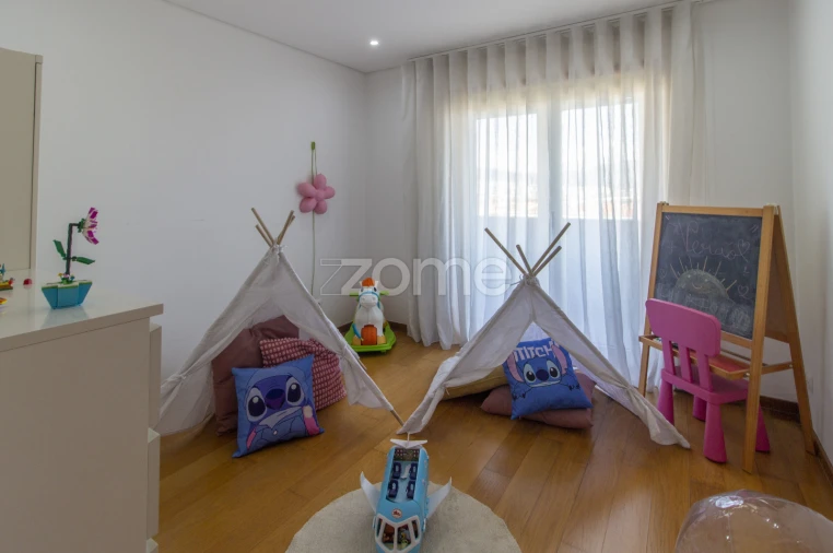 Apartamento T3 para Arrendamento em Ferreiros e Gondizalves Foto 17