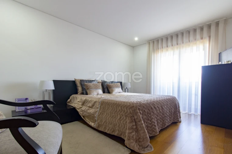 Apartamento T3 para Arrendamento em Ferreiros e Gondizalves Foto 13