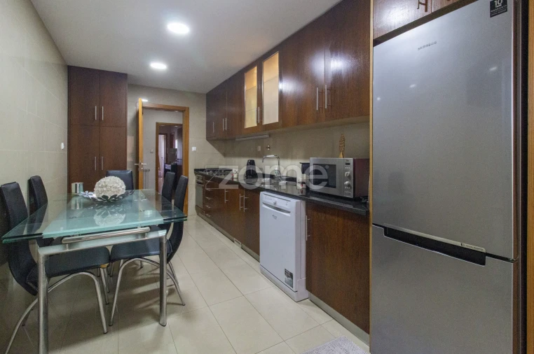 Apartamento T3 para Arrendamento em Ferreiros e Gondizalves Foto 6