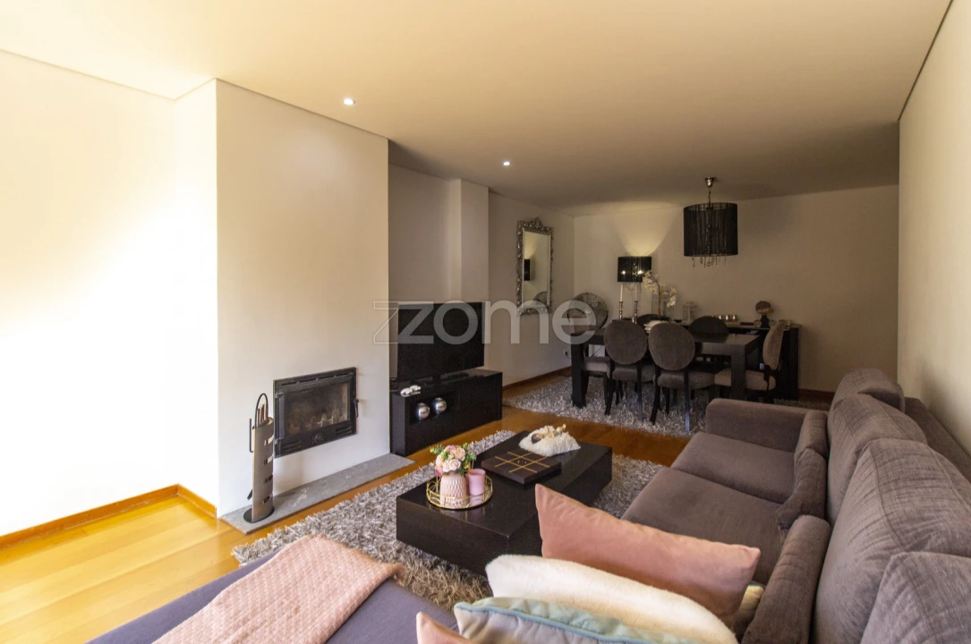 Apartamento T3 para Arrendamento em Ferreiros e Gondizalves Foto 8