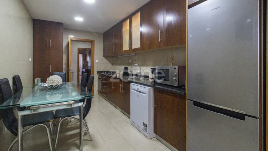 Apartamento T3 para Arrendamento em Ferreiros e Gondizalves