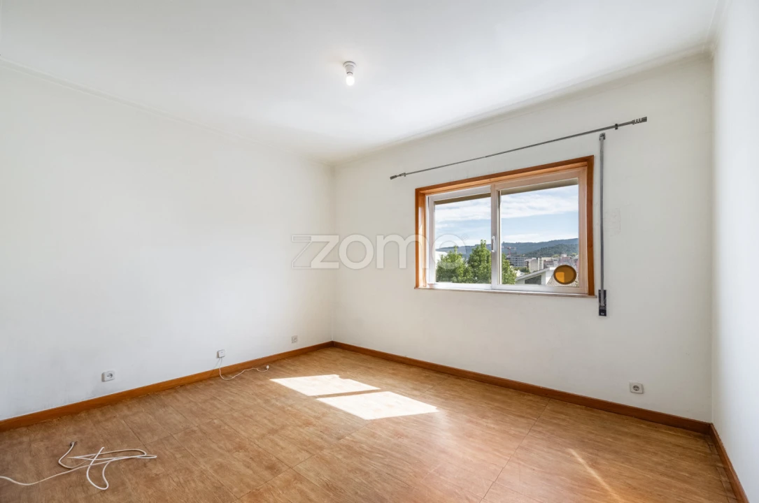 Apartamento T4 para Venda em Braga (Maximinos, Sé e Cividade) Foto 24