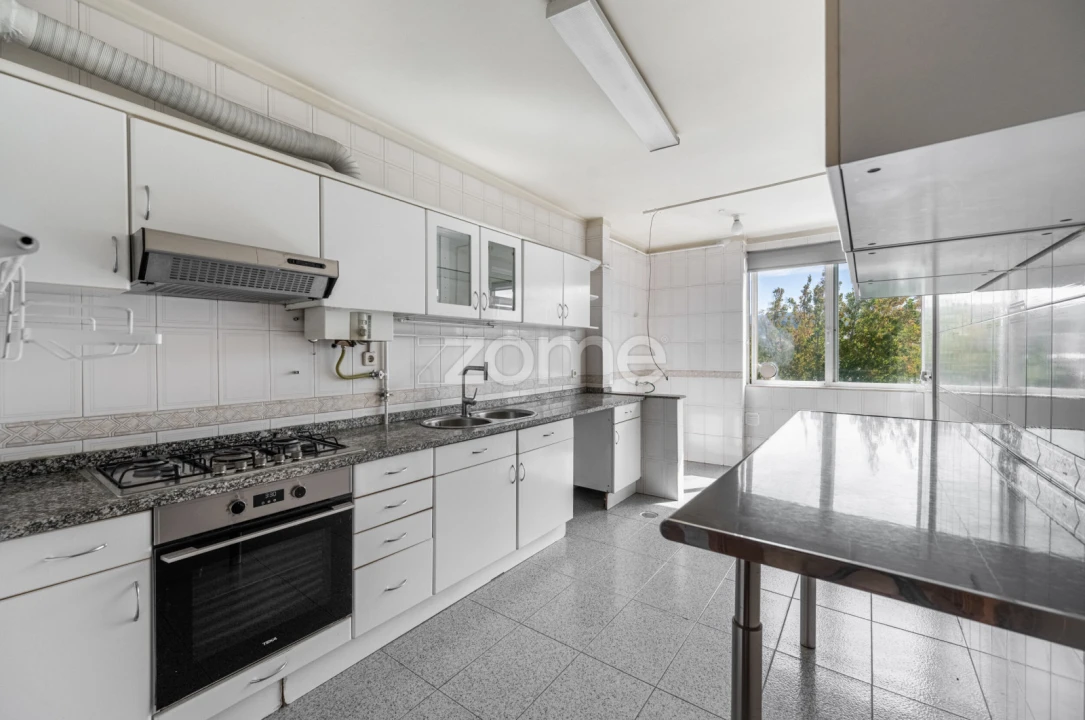 Apartamento T4 para Venda em Braga (Maximinos, Sé e Cividade) Foto 8