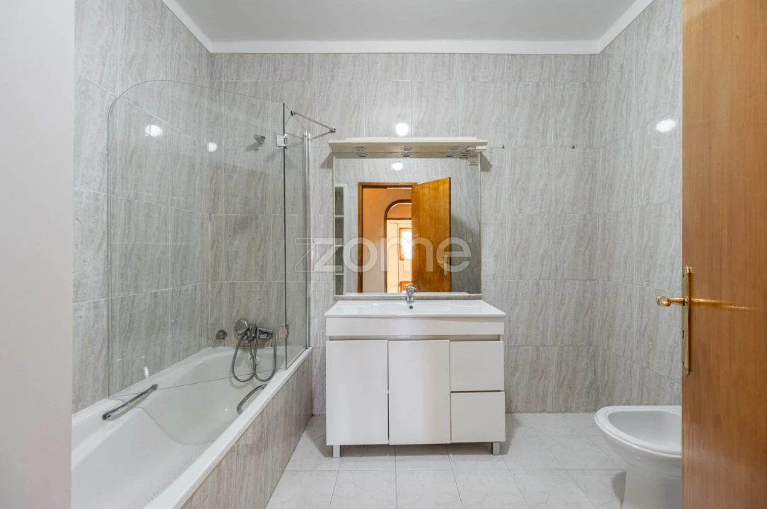 Apartamento T4 para Venda em Braga (Maximinos, Sé e Cividade) Foto 6