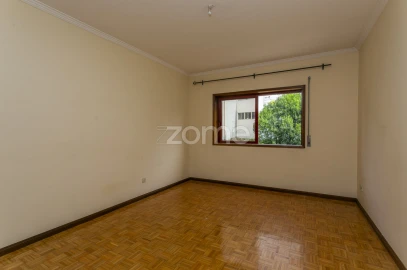 Apartamento T3 para Venda em Mafamude e Vilar do Paraíso