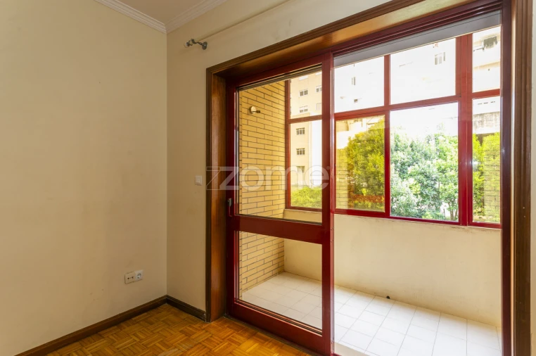Apartamento T3 para Venda em Mafamude e Vilar do Paraíso Foto 4
