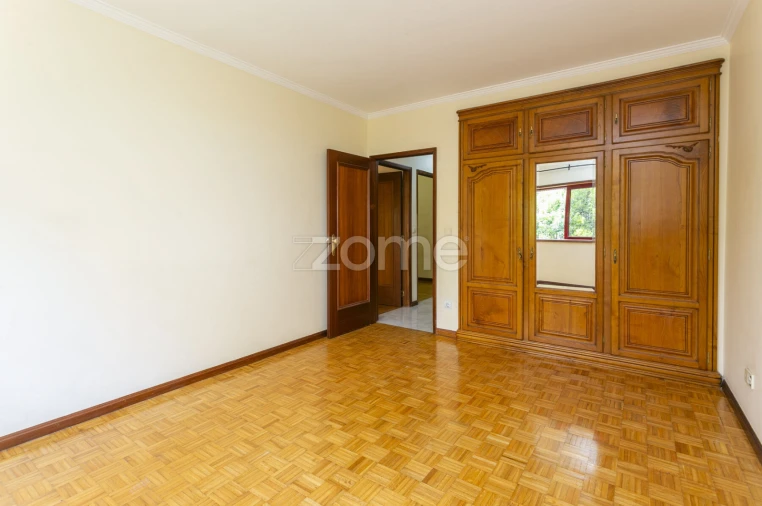 Apartamento T3 para Venda em Mafamude e Vilar do Paraíso Foto 8