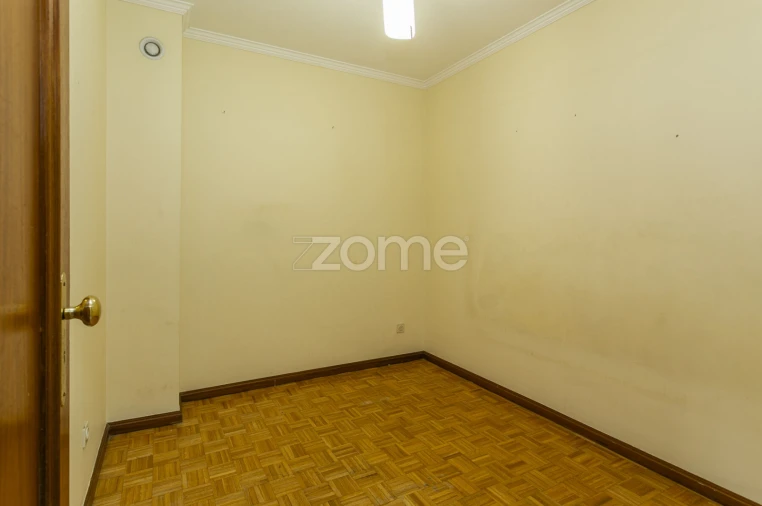 Apartamento T3 para Venda em Mafamude e Vilar do Paraíso Foto 9