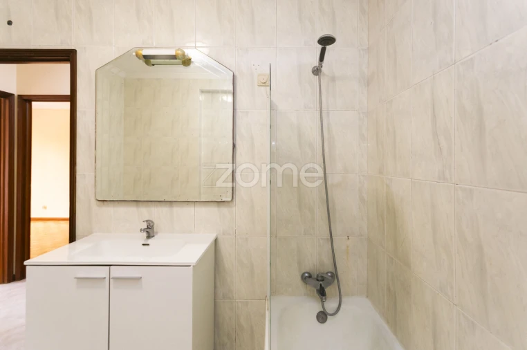 Apartamento T3 para Venda em Mafamude e Vilar do Paraíso Foto 12