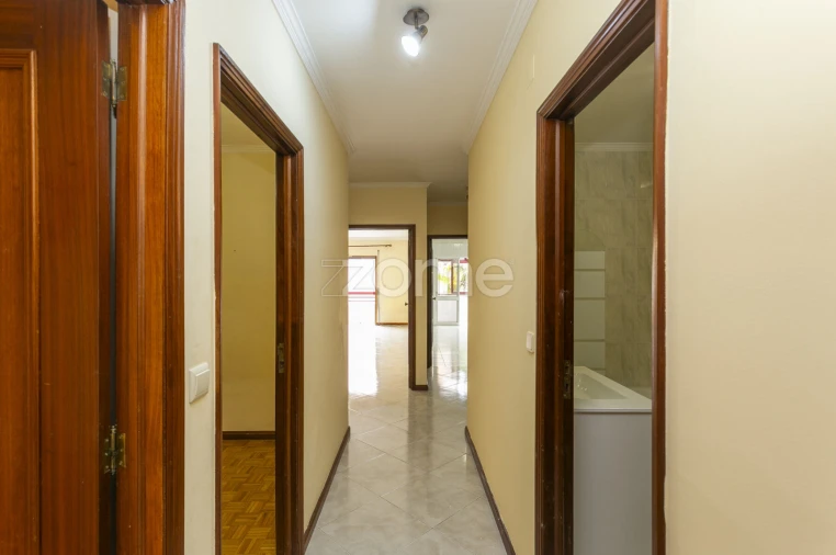 Apartamento T3 para Venda em Mafamude e Vilar do Paraíso Foto 27