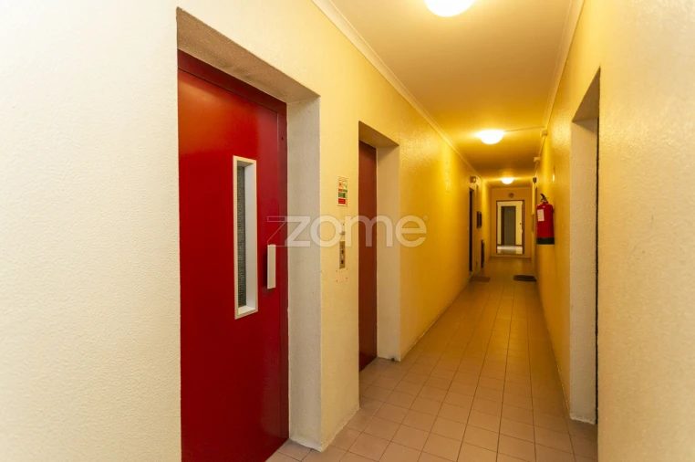 Apartamento T3 para Venda em Mafamude e Vilar do Paraíso Foto 30