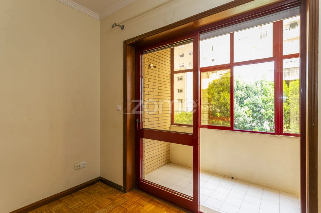 Apartamento T3 para Venda em Mafamude e Vilar do Paraíso Foto 4