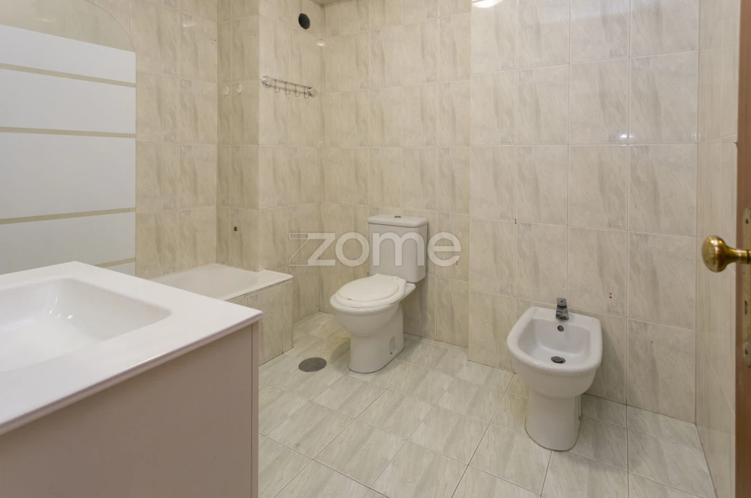 Apartamento T3 para Venda em Mafamude e Vilar do Paraíso Foto 10
