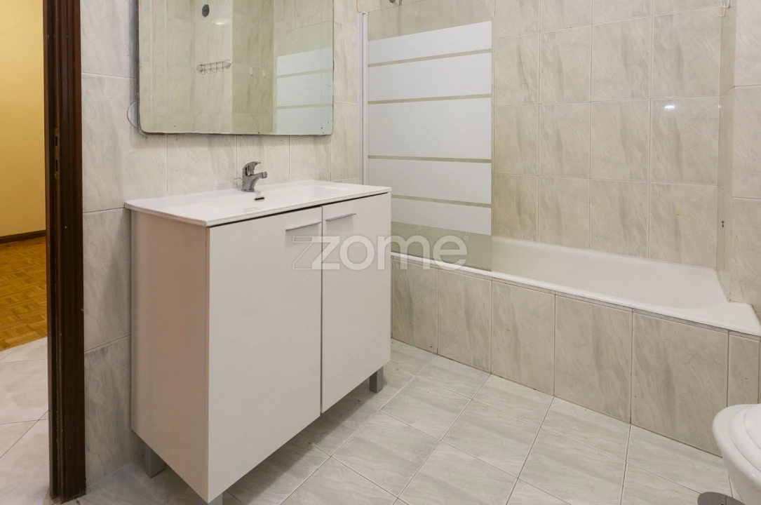 Apartamento T3 para Venda em Mafamude e Vilar do Paraíso Foto 11
