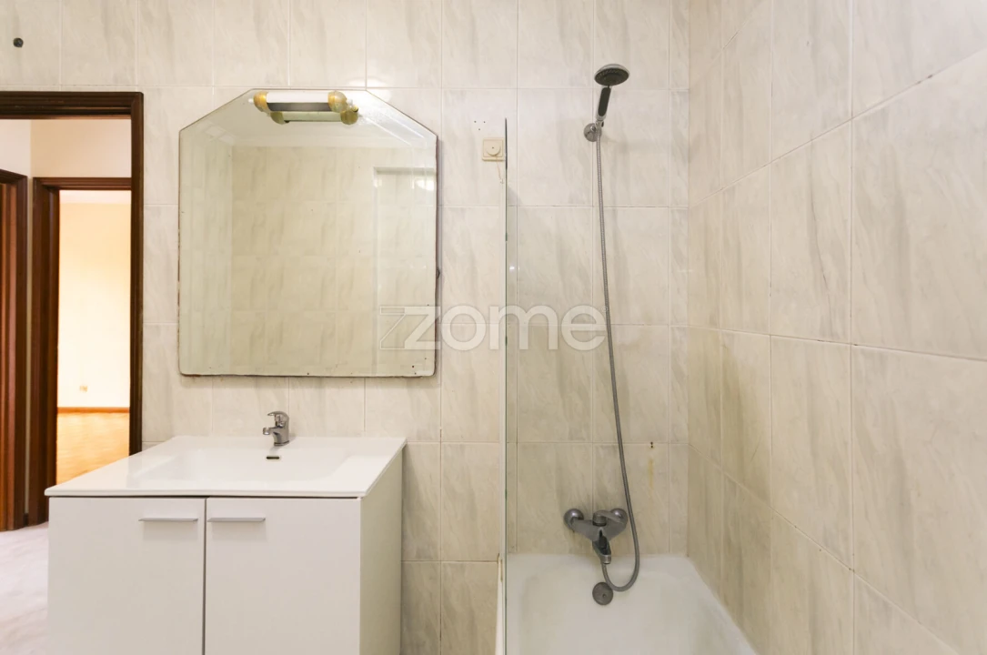 Apartamento T3 para Venda em Mafamude e Vilar do Paraíso Foto 12