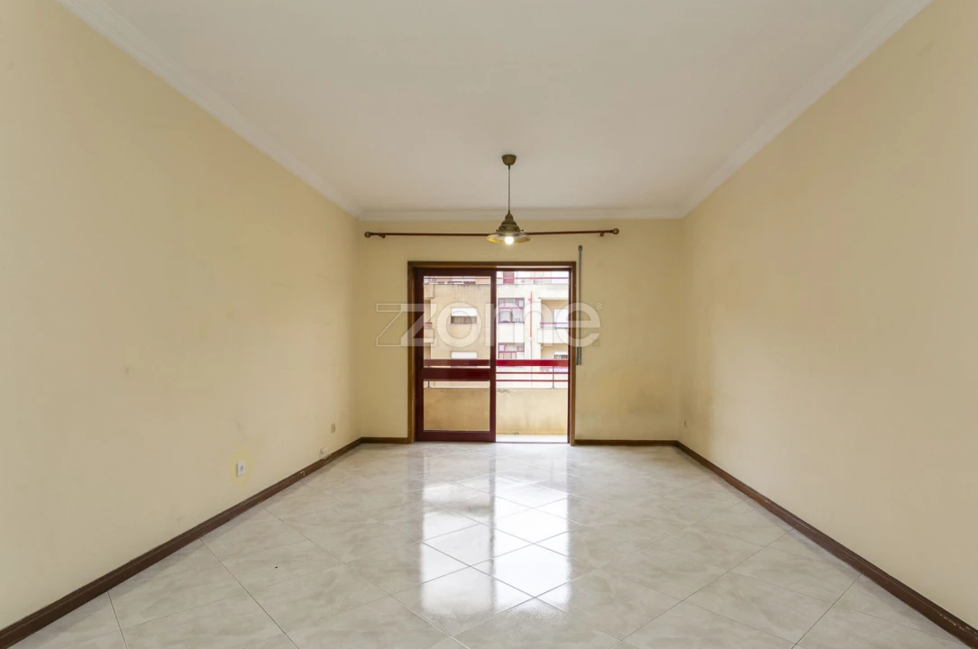Apartamento T3 para Venda em Mafamude e Vilar do Paraíso Foto 15