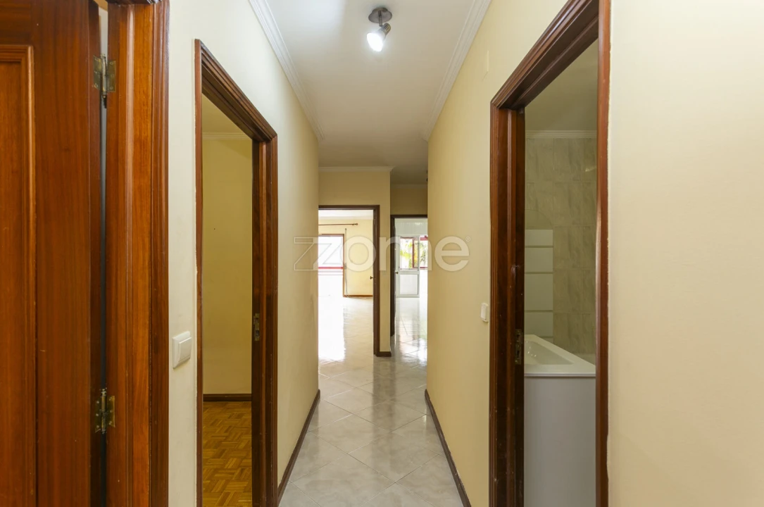 Apartamento T3 para Venda em Mafamude e Vilar do Paraíso Foto 27