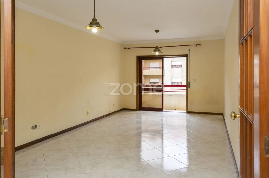 Apartamento T3 para Venda em Mafamude e Vilar do Paraíso Foto 28