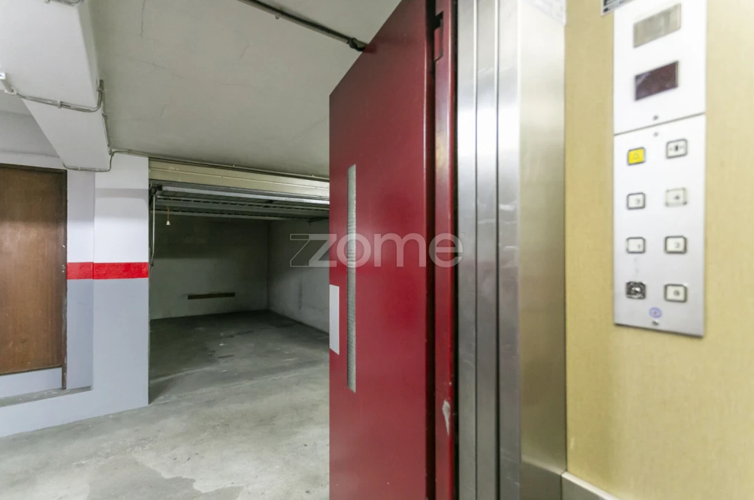 Apartamento T3 para Venda em Mafamude e Vilar do Paraíso Foto 32