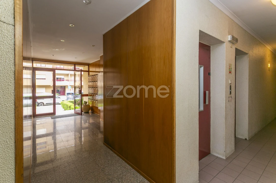 Apartamento T3 para Venda em Mafamude e Vilar do Paraíso Foto 35