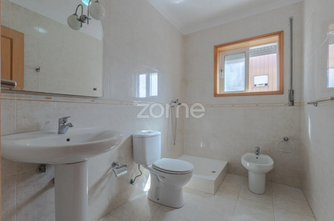 Apartamento T2 para Venda em Guilhabreu Foto 6