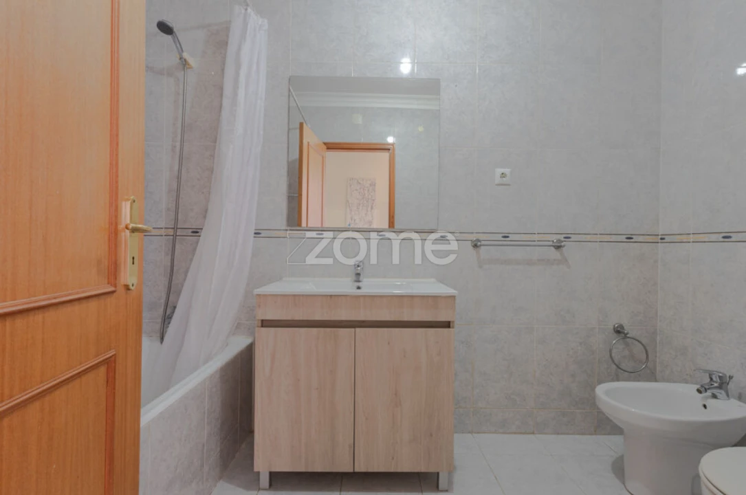 Apartamento T2 para Venda em Guilhabreu Foto 13