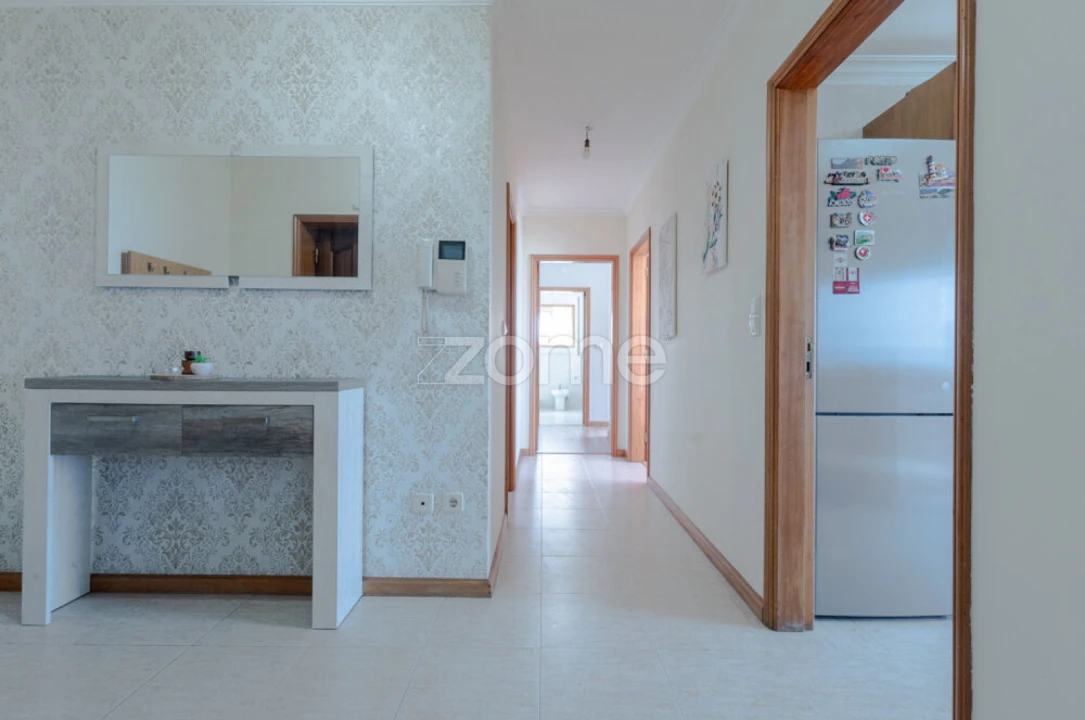 Apartamento T2 para Venda em Guilhabreu Foto 2